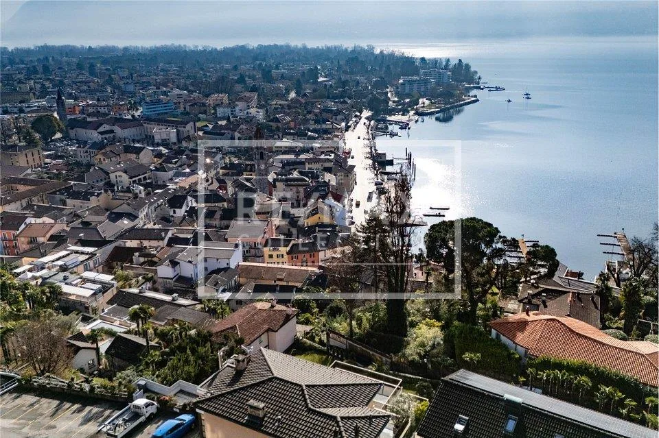 Affascinante Villetta con vista lago in posizione privilegiata ad A...