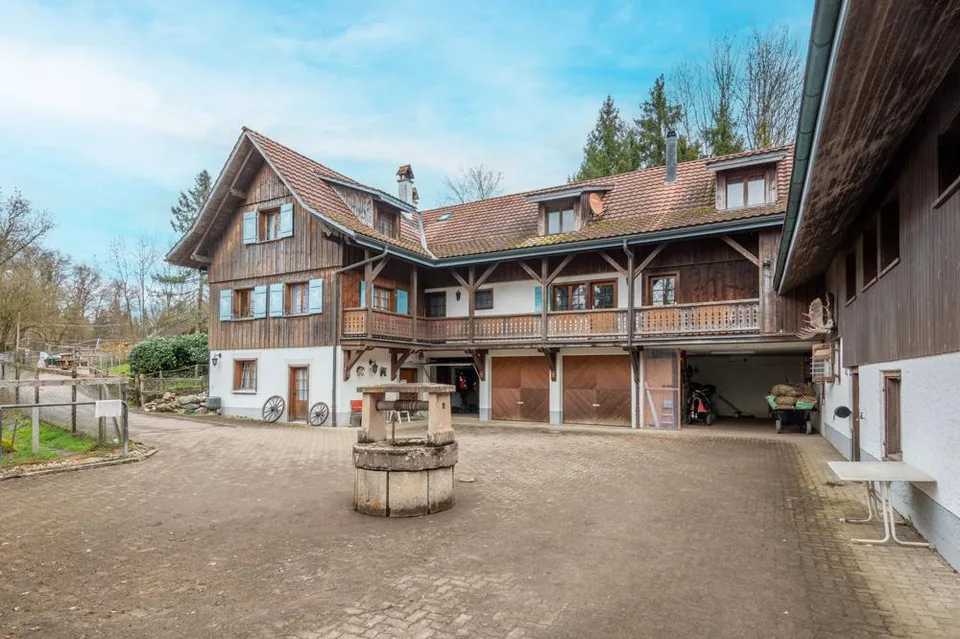 Idyllischer Pferdehof mit Charme und Platz