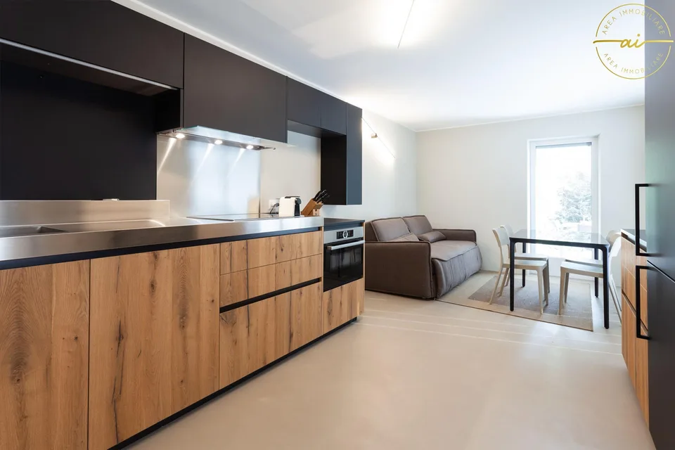 ESCLUSIVO 2.5 LOCALI VISTA LAGO CON GIARDINO E TERRAZZA