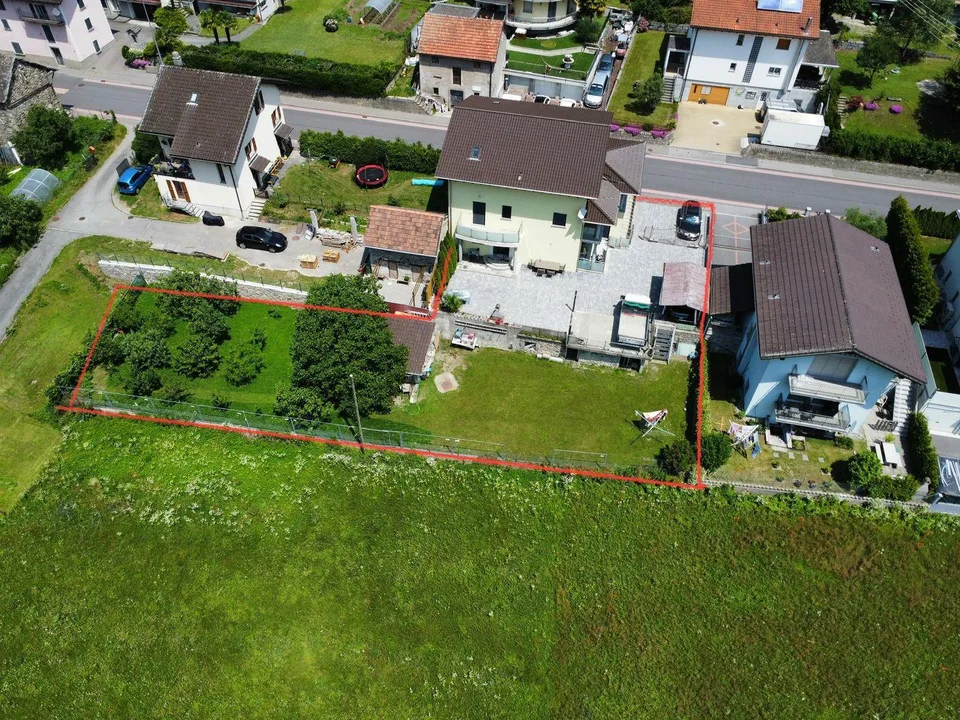 Grande casa Unifamigliare di di 10.5 Locali con posteggi e terreno ...