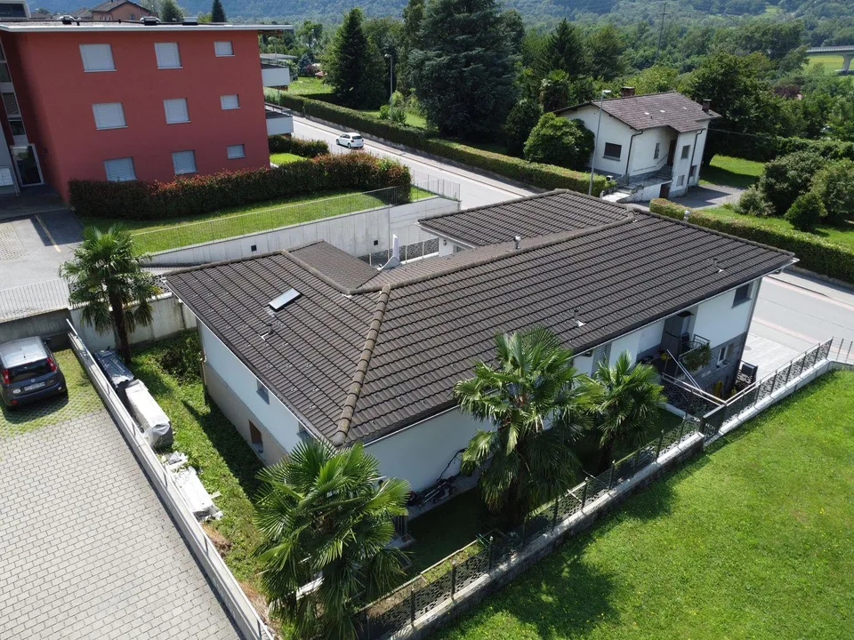 Prestigiosa Proprietà Moderna con Ampia Terrazza e Garage doppio, C...