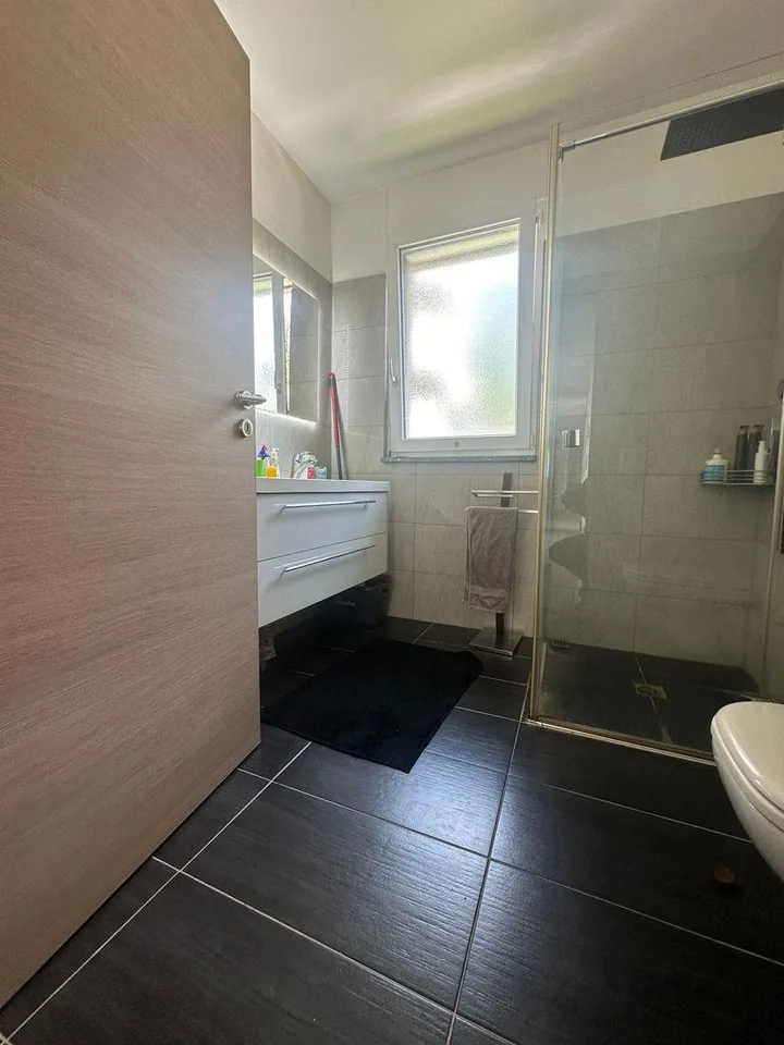 Prestigiosa Proprietà Moderna con Ampia Terrazza e Garage doppio, C... – photo 15 sur 21