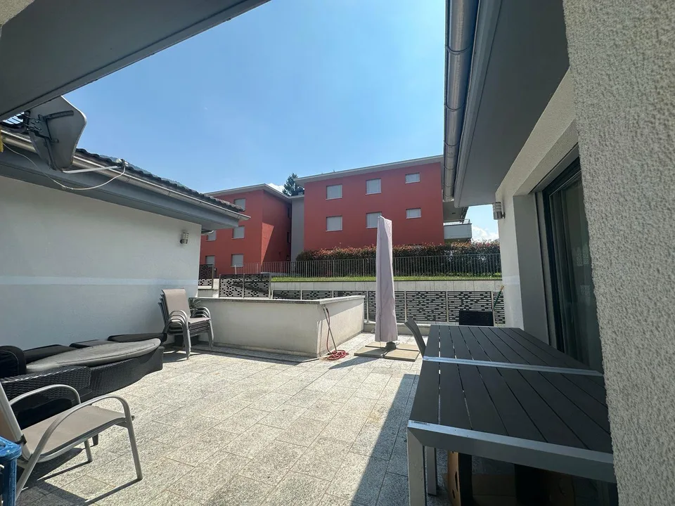 Prestigiosa Proprietà Moderna con Ampia Terrazza e Garage doppio, C... – photo 11 sur 21