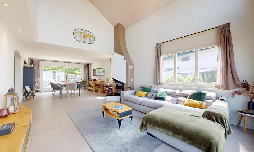 Contemporary villa with panoramic view and privileged living environment – photo 9 of 11