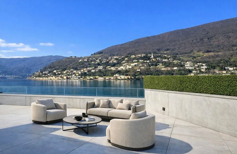 Villa im Design mit einzigartiger Lage und atemberaubendem Seeblick und Anlegestelle – Foto 20 von 23