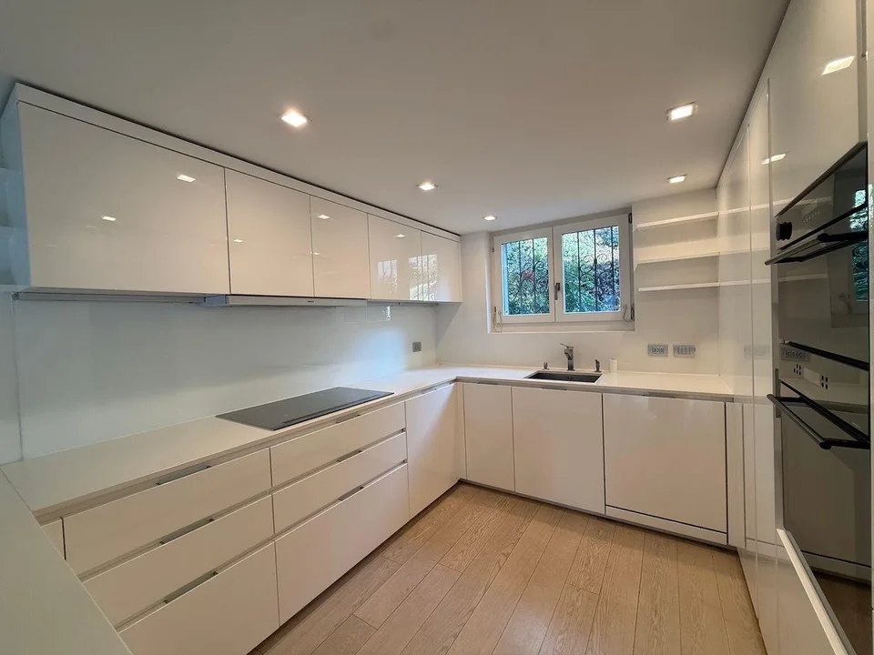Appartamento di 2,5 locali con piscina e accesso al lago – Foto 6 von 11