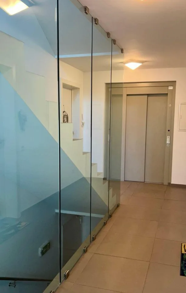 Appartamento 3,5 locali con ampia terrazza e giardino – Foto 15 von 16