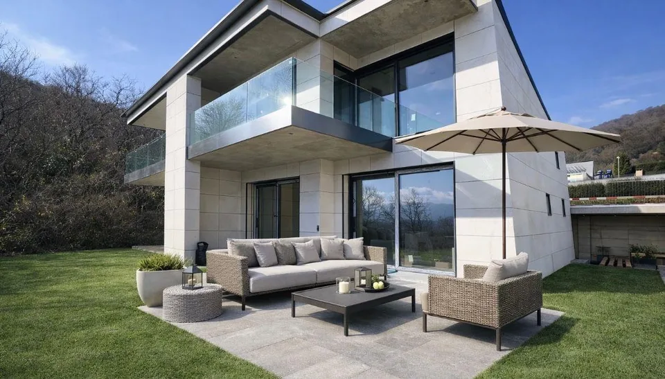 Villa moderna nuova costruzione con giardino privato