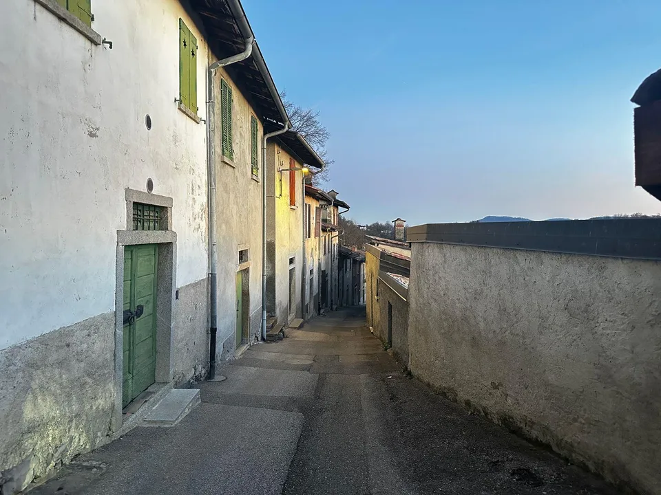 Tradizionale cantina ticinese su due livelli con vista aperta | Aut...