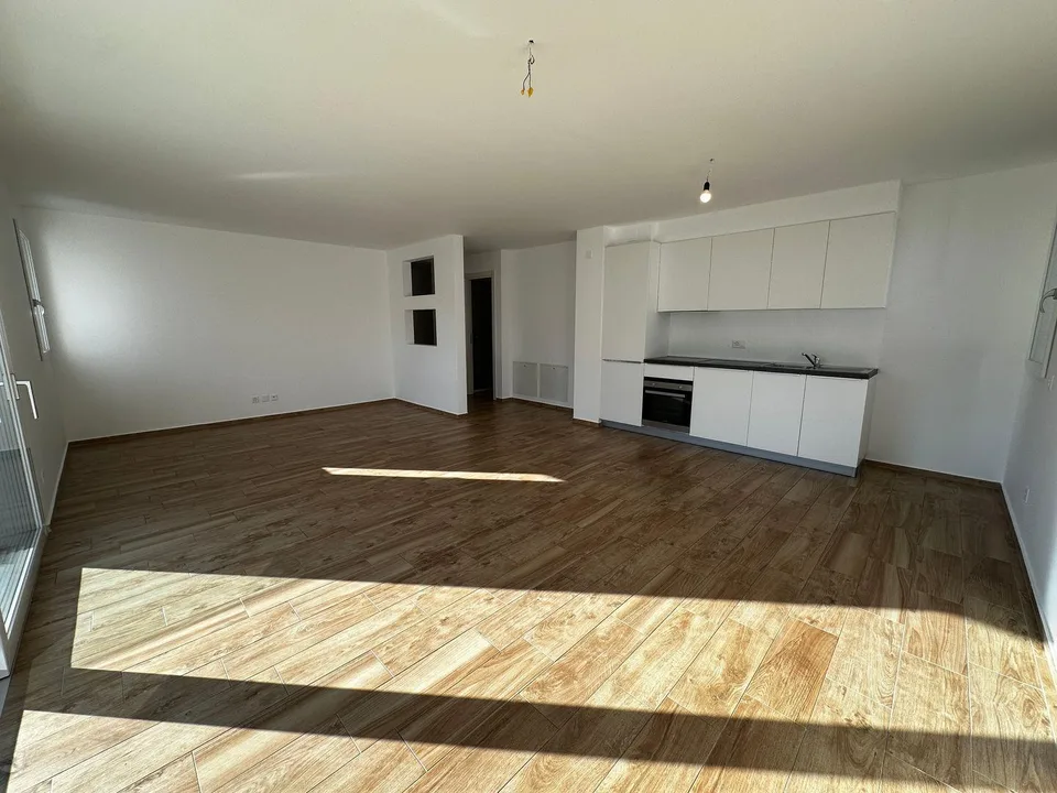 Moderno appartamento 3.5 locali di ampie dimensioni, comfort e gran...