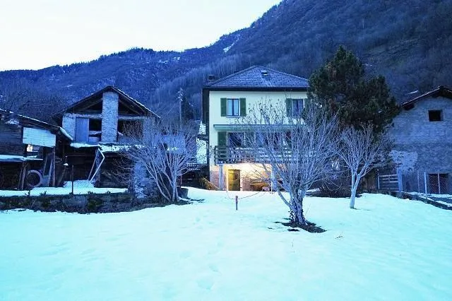 4 1/2-Zimmer-Einfamilienhaus mit Baulandreserve / casa di 4 1/2 loc... – foto 23 di 28