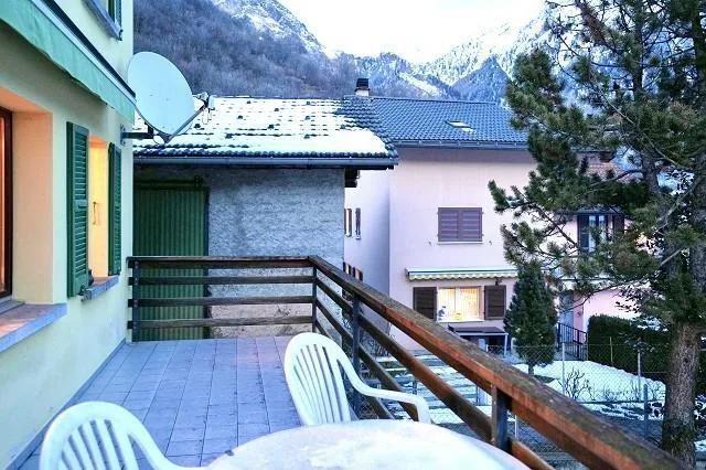 4 1/2-Zimmer-Einfamilienhaus mit Baulandreserve / casa di 4 1/2 loc... – foto 16 di 28