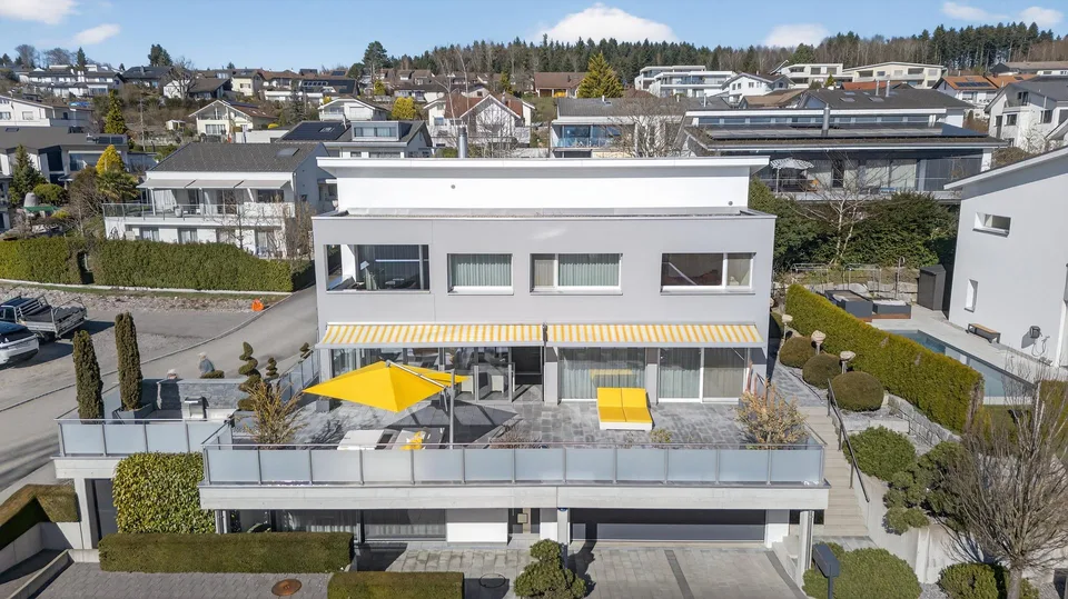 Grosszügiges Wohnen mit Weitsicht: 5.5 Zimmer Einfamilienhaus mit E...