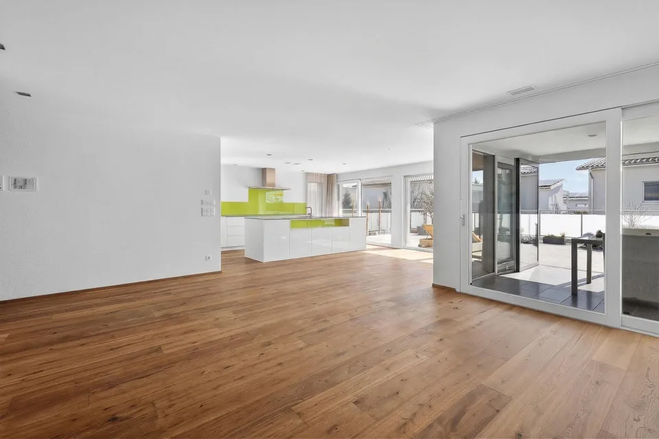 Grosszügiges Wohnen mit Weitsicht: 5.5 Zimmer Einfamilienhaus mit E...