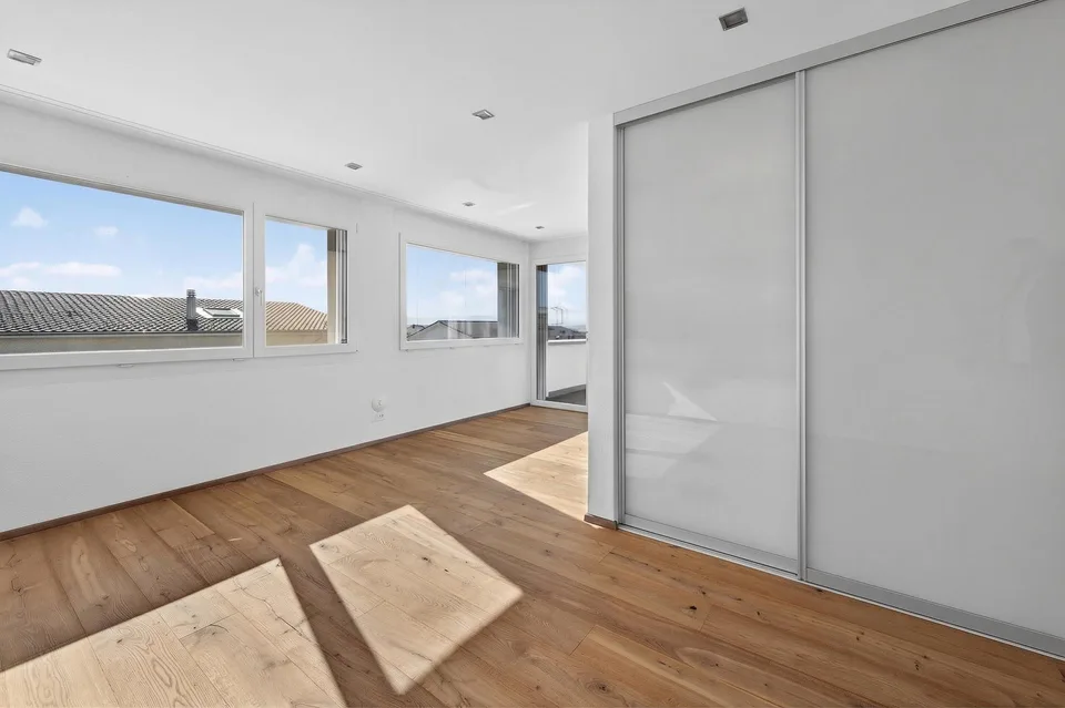 Grosszügiges Wohnen mit Weitsicht: 5.5 Zimmer Einfamilienhaus mit E...