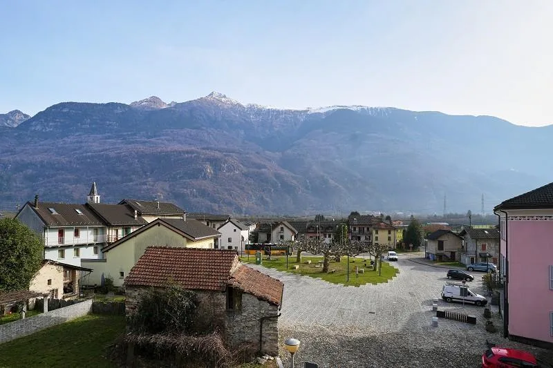 2-Familienhaus im Dorfkern mit 2- und 4-Zimmer-Wohnungen mit Nebeng... – foto 29 di 30