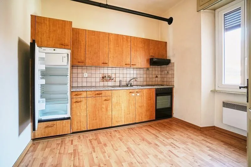 2-Familienhaus im Dorfkern mit 2- und 4-Zimmer-Wohnungen mit Nebeng...