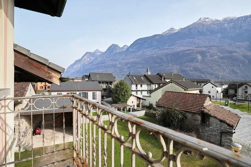 2-Familienhaus im Dorfkern mit 2- und 4-Zimmer-Wohnungen mit Nebeng... – foto 23 di 30