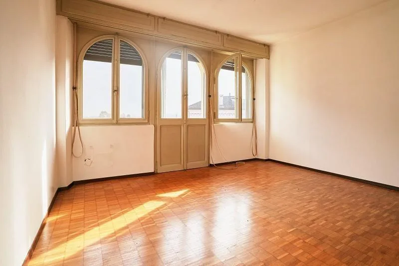 2-Familienhaus im Dorfkern mit 2- und 4-Zimmer-Wohnungen mit Nebeng...