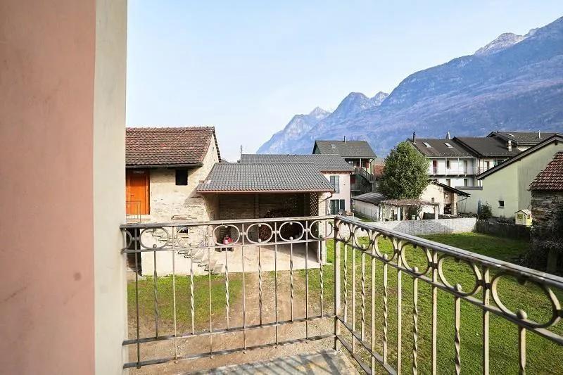 2-Familienhaus im Dorfkern mit 2- und 4-Zimmer-Wohnungen mit Nebeng... – foto 21 di 30