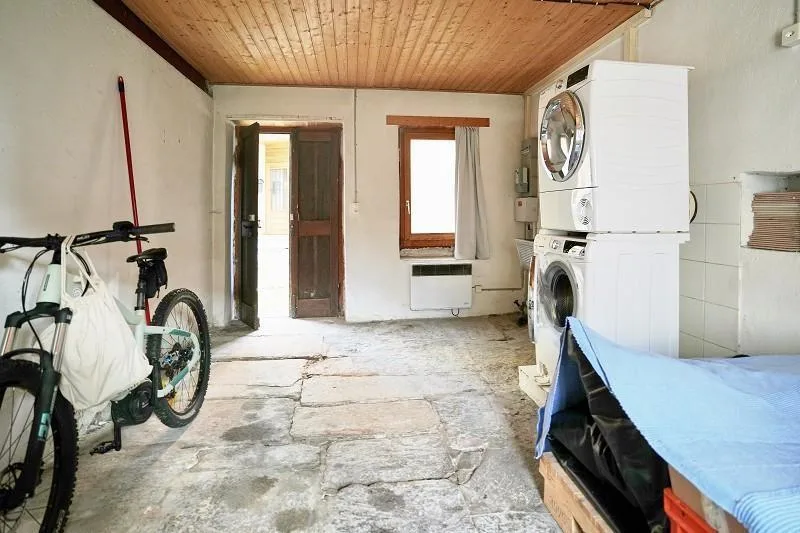 2-Familienhaus im Dorfkern mit 2- und 4-Zimmer-Wohnungen mit Nebeng... – foto 19 di 30