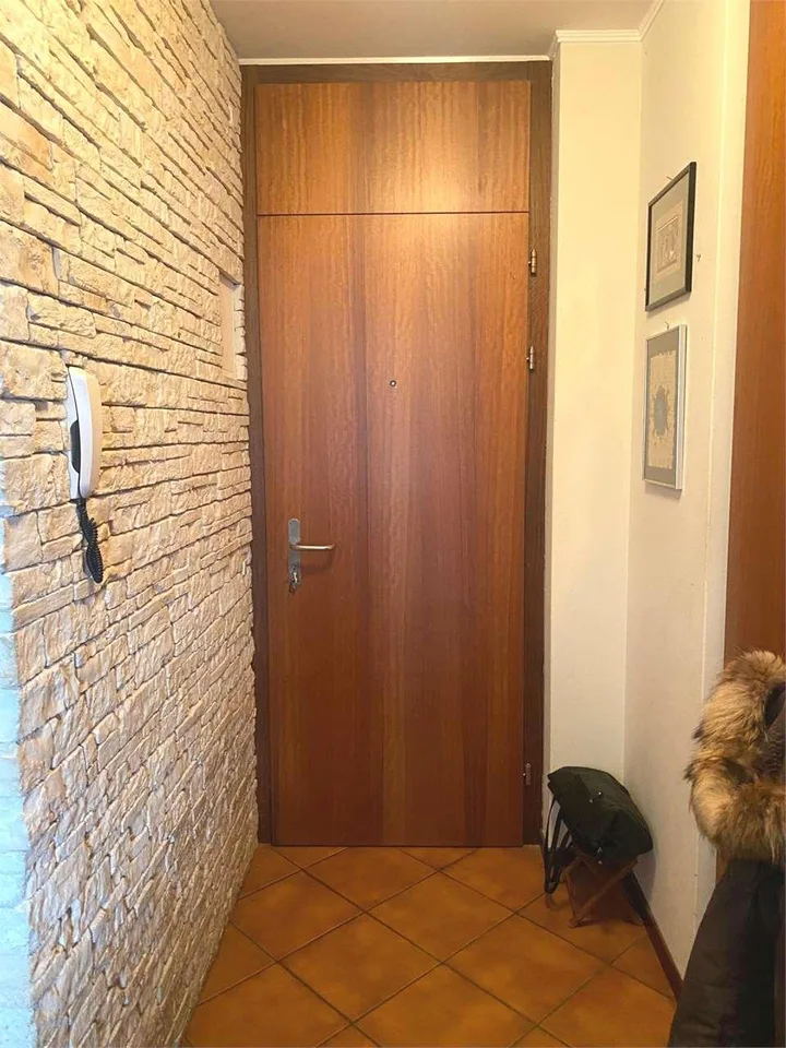 Paradiso confortevole appartamento di 4 locali, con parziale vista lag