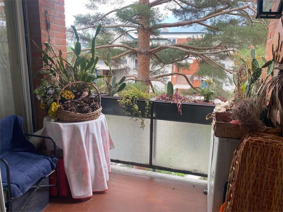 Paradiso confortevole appartamento di 4 locali, con parziale vista lag – Foto 7 von 12