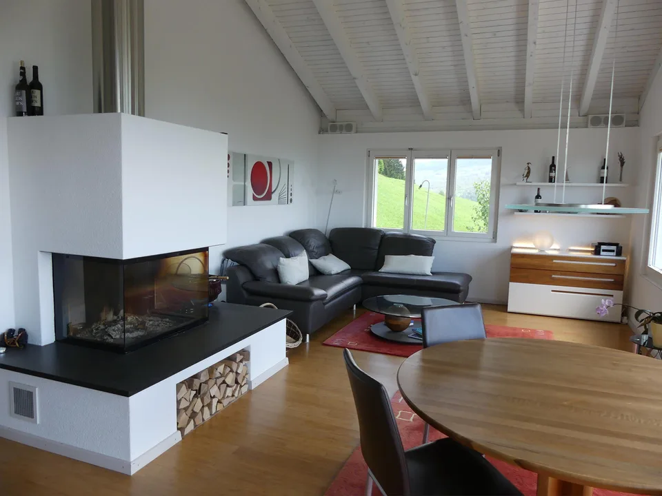 5.5-Zi. Einfamilienhaus an TOP Lage mit Berg und Seesicht