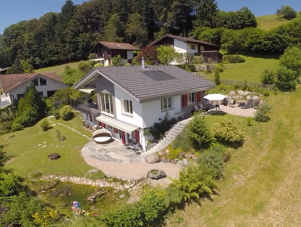 5.5-Zi. Einfamilienhaus an TOP Lage mit Berg und Seesicht
