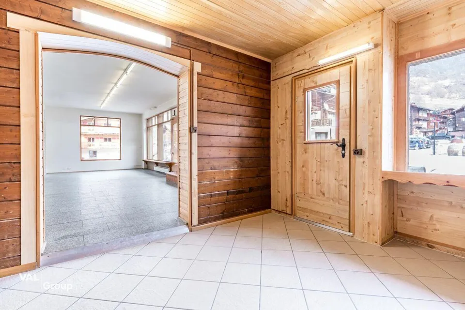 Local commercial à rénover avec potentiel création de logements