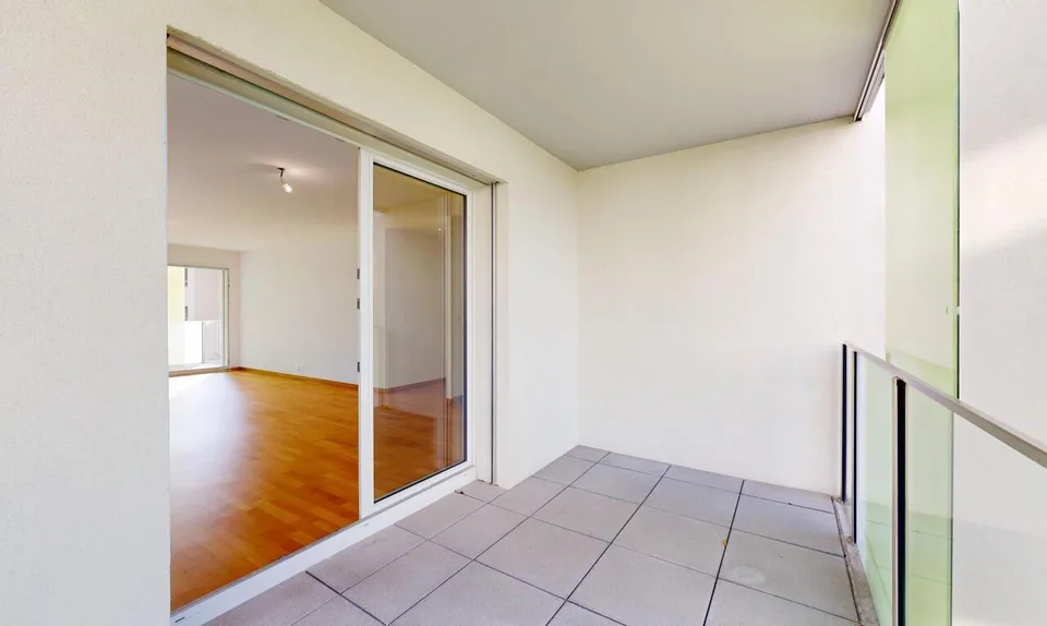 Large 4.5-room apartment in a peaceful neighborhood of Chailly – photo 8 of 11