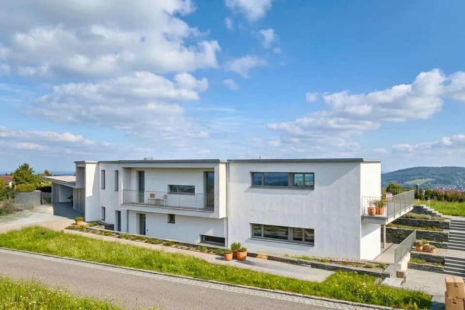 NUOVO 4.5 LOCALI A CADEMARIO CON VISTA LAGO
