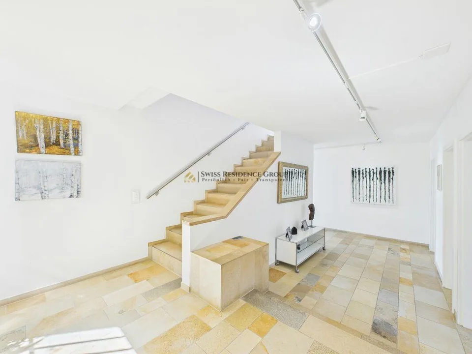 Exklusives Einfamilienhaus mit Pool, Weitsicht und grossem Garten a...