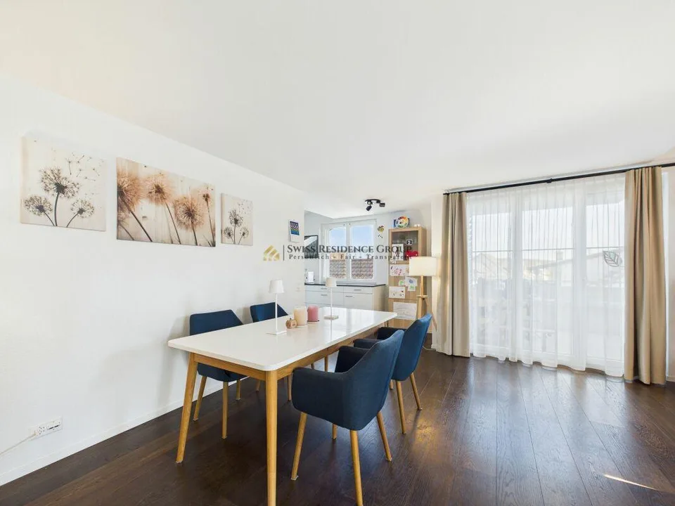 Grosszügige Dach-Maisonette mit Klimaanlage im steuergünstigen Neerach
