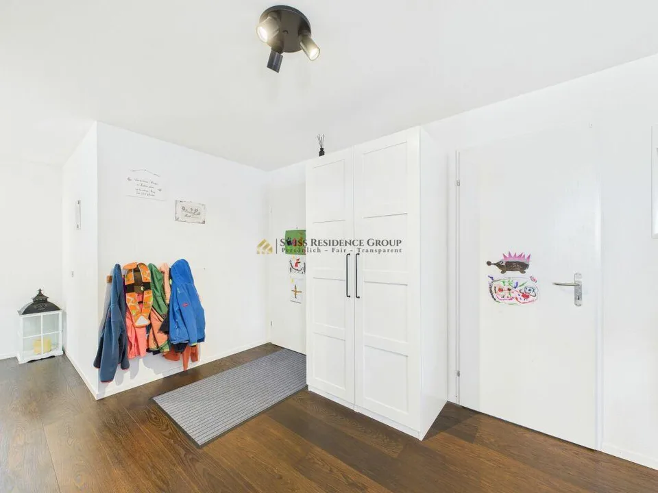 Grosszügige Dach-Maisonette mit Klimaanlage im steuergünstigen Neerach