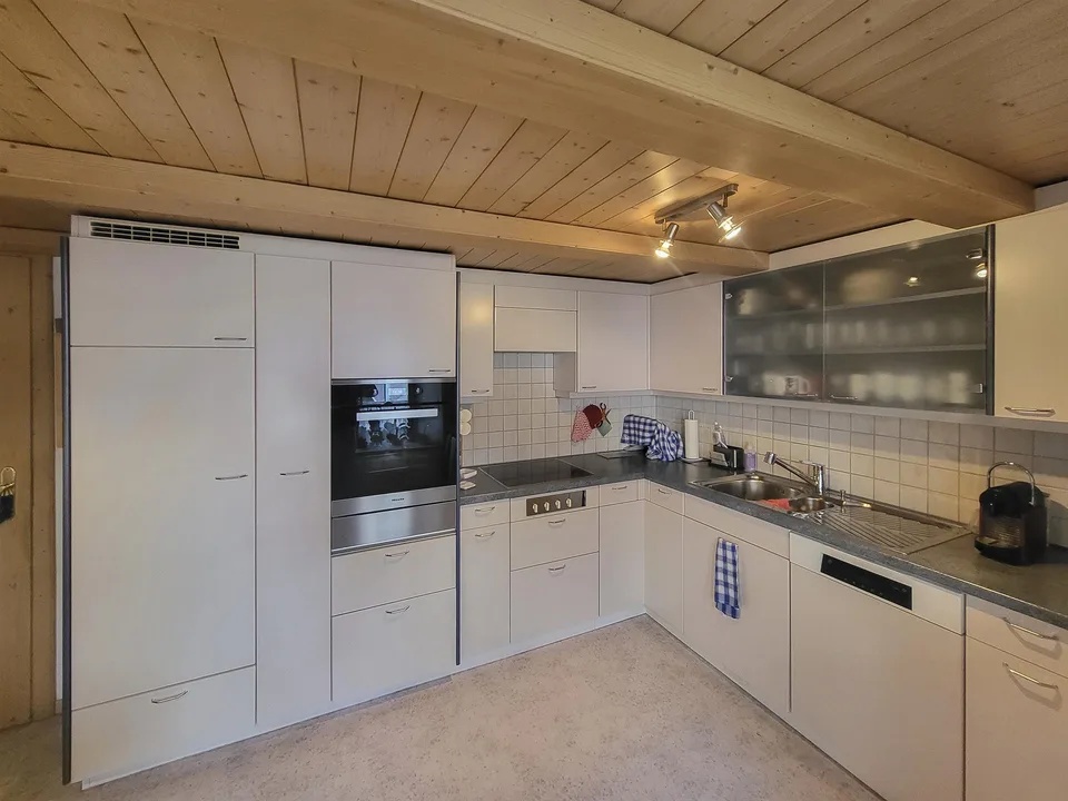 Zweifamilienhaus mit Renovationspotenzial in Seenähe