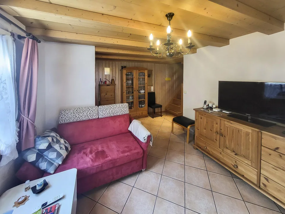 Zweifamilienhaus mit Renovationspotenzial in Seenähe