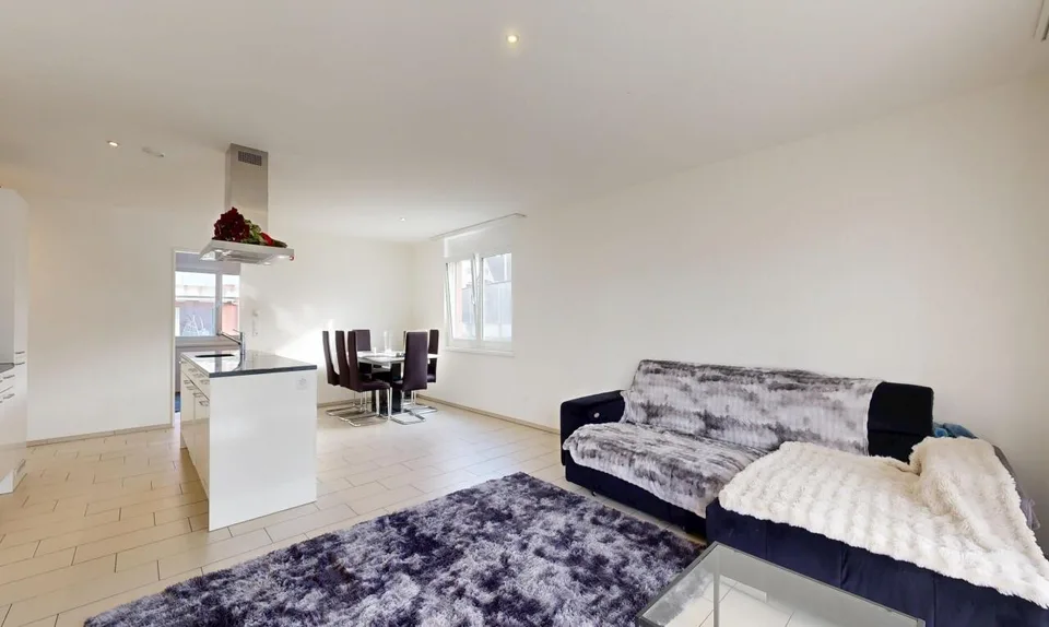 Moderno appartamento con giardino di 3,5 locali con giardino di 184 m² e area salotto