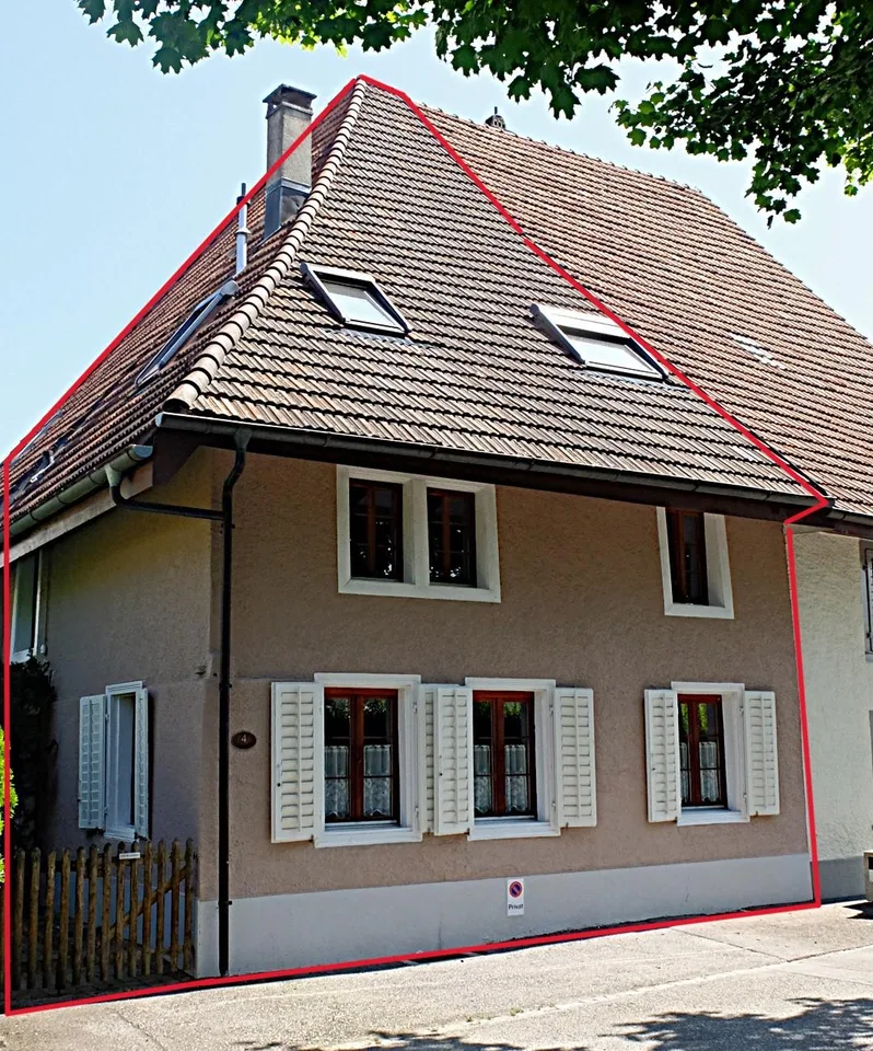 4.5 Zimmer Einfamilienhaus zweiseitig angebaut mit Autoabstellplatz