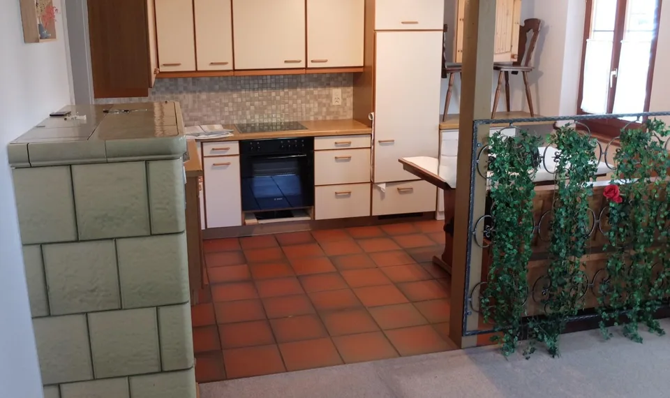 4.5 Zimmer Einfamilienhaus zweiseitig angebaut mit Autoabstellplatz
