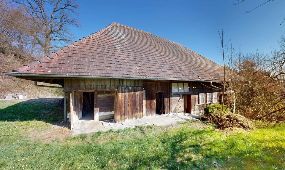 Historisches Doppeleinfamilienhaus am Waldrand mit Ausbaupotenzial