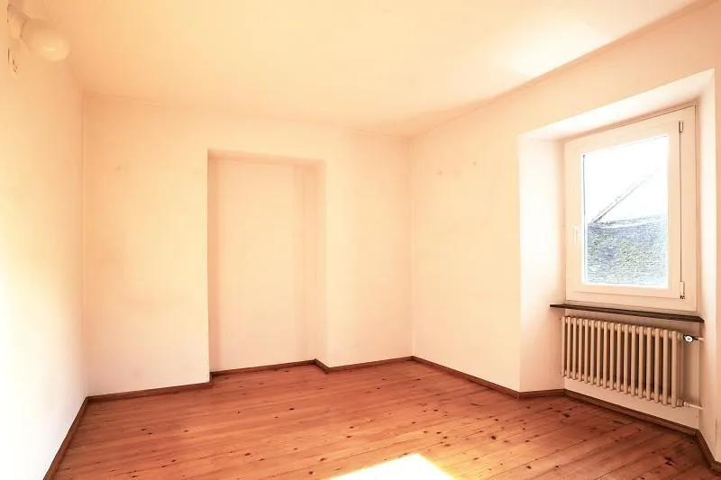 2-Familienhaus mit Rustico im Dorfkern / casa bifamiliare con rusti... – Foto 7 von 30