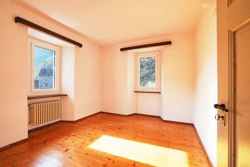2-Familienhaus mit Rustico im Dorfkern / casa bifamiliare con rusti... – Foto 12 von 30