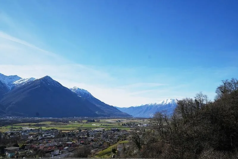 Bauland von 423 m2 wovon 323 m2 in der Bauzone mit schöner Seesicht... – foto 7 di 11