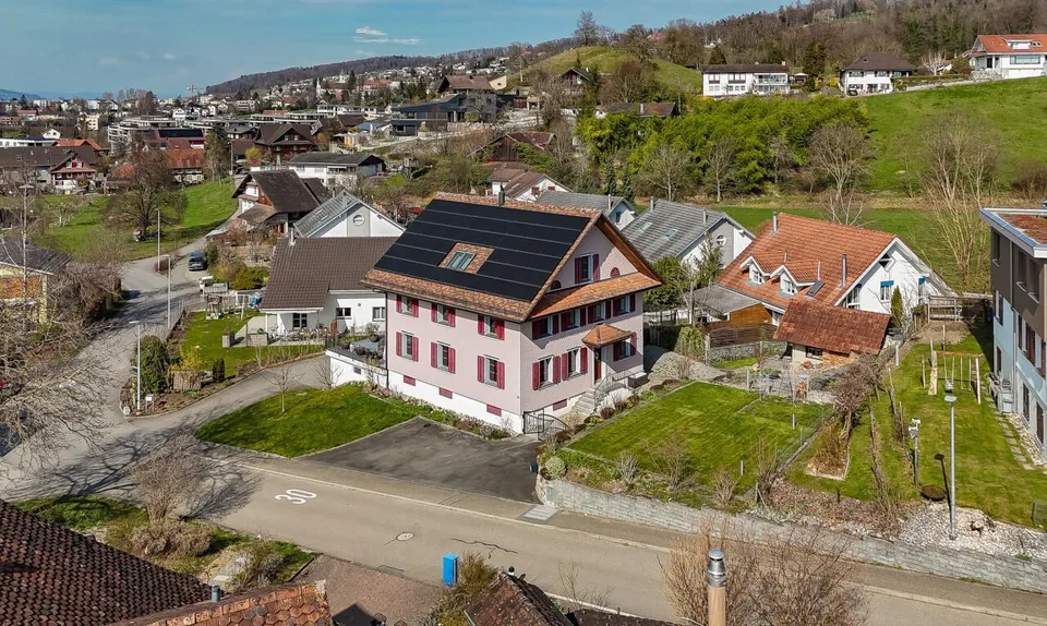 Liebhaberobjekt mit Charme, viel Platz und moderner Technik