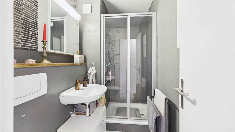 Grosszügige 3.5-Zimmer-Eigentumswohnung mit 30 m² Terrasse – photo 9 of 15