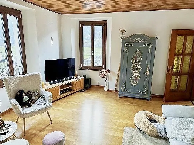 3 1/2-Zimmer-Dachwohnung an sehr ruhiger, sonniger Aussichtslage / ...