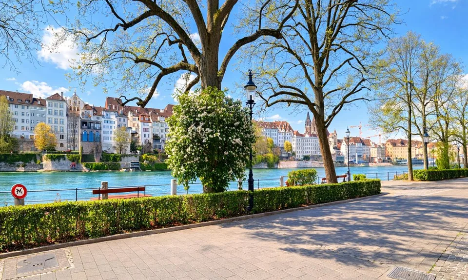 Exklusives Wohnen am Rhein mit Blick auf das Basler Münster