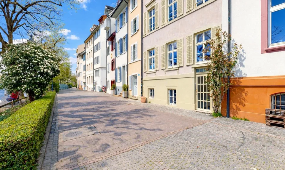 Exklusives Wohnen am Rhein mit Blick auf das Basler Münster