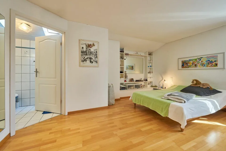 8.5-Zimmer-Einfamilienhaus mit Studio für Home-Office oder stilles ... – foto 11 di 15